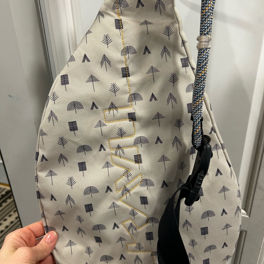 KAVU Beige Sling Bag with Black and Orange Details - Picture 5 of 6
